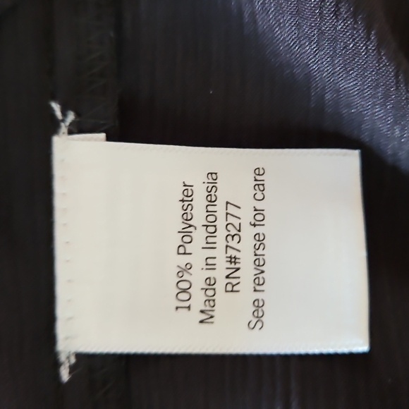 Nine West Black Sleeveless Top, Ruffle Neckline, Gold Snaps, Size XL, NWT - Picture 6 of 7